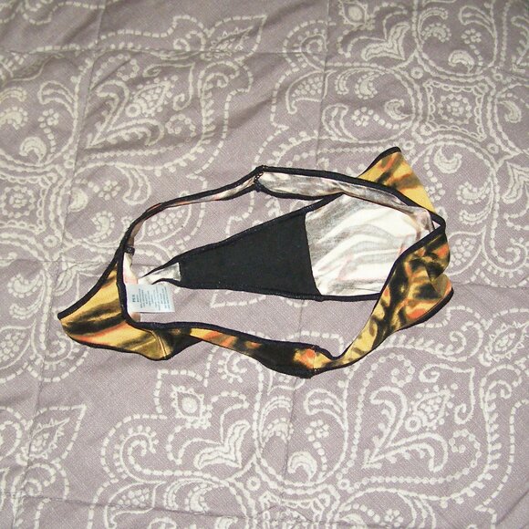 NWOT size M/6 Thong Panty Fire print Soft stretch - Picture 4 of 8